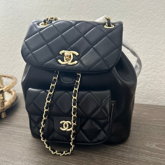 Backpack - Picture 4 of 9